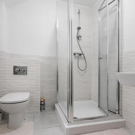 Luxury 5 Bed Near Etihad And Coop Live Nyaraló Manchester