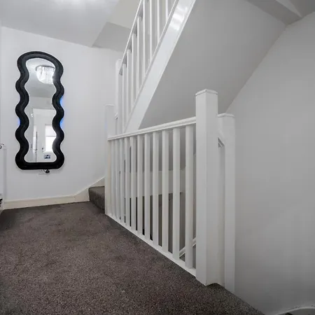 Luxury 5 Bed Near Etihad And Coop Live Nyaraló Manchester