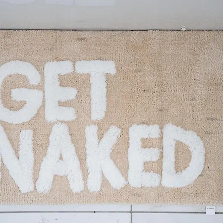 Luxury 5 Bed Near Etihad And Coop Live Nyaraló