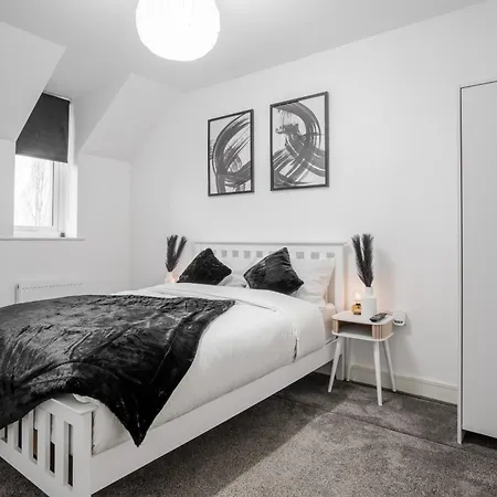 Luxury 5 Bed Near Etihad And Coop Live *