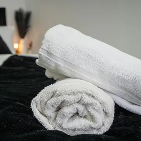 Luxury 5 Bed Near Etihad And Coop Live Nyaraló *