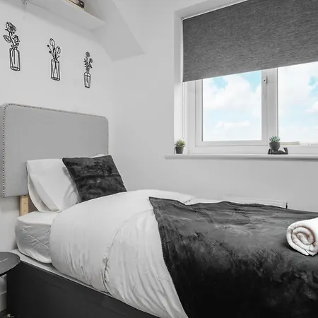 Nyaraló Luxury 5 Bed Near Etihad And Coop Live Manchester