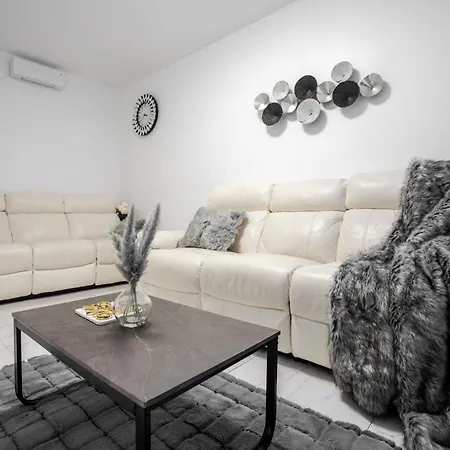 Stylish5 Bed By Etihad And Coop Live Prázdninový dům Manchester