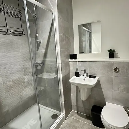Apartament Stylish Haven With Ample Space