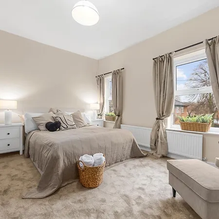 Feriehus Blissful Breaks Near Old Trafford Stadium *