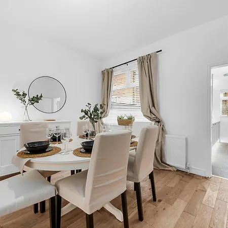 Blissful Breaks Near Old Trafford Stadium Manchester