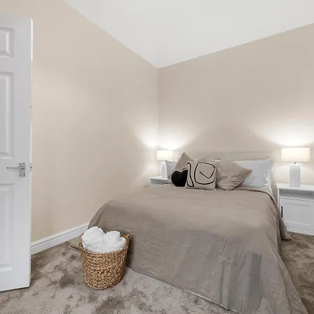 Feriehus Blissful Breaks Near Old Trafford Stadium