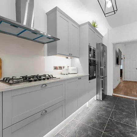 Blissful Breaks Near Old Trafford Stadium * Manchester