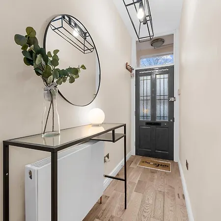 Blissful Breaks Near Old Trafford Stadium Nyaraló *