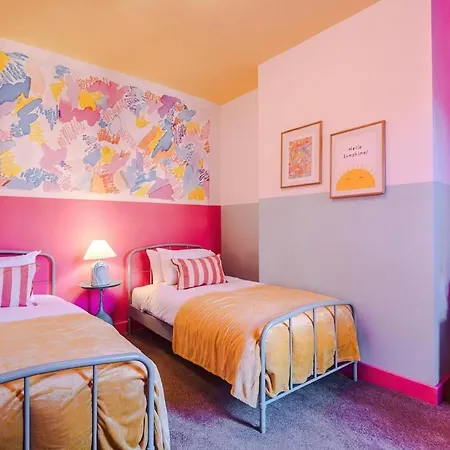 6-bed Funky Getaway Unique Vibes Mánchester