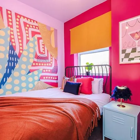 6-bed Funky Getaway Unique Vibes * Mánchester