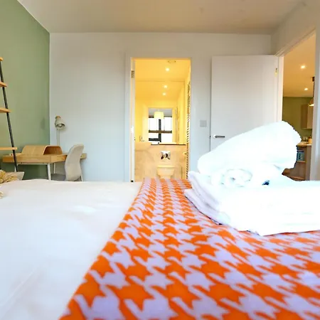 Pass The Keys Northern Qtr Corner Flat With Balcony Views * Manchester