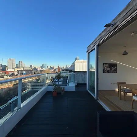 Centre Rooftop With Free Secure Parking *