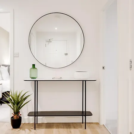 Spacious Modern 2 Bedroom Old Trafford & Free Parking * Manchester