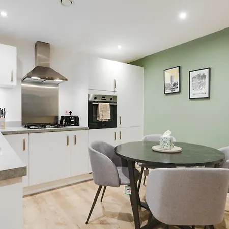 Spacious Modern 2 Bedroom Old Trafford & Free Parking Lägenhet *