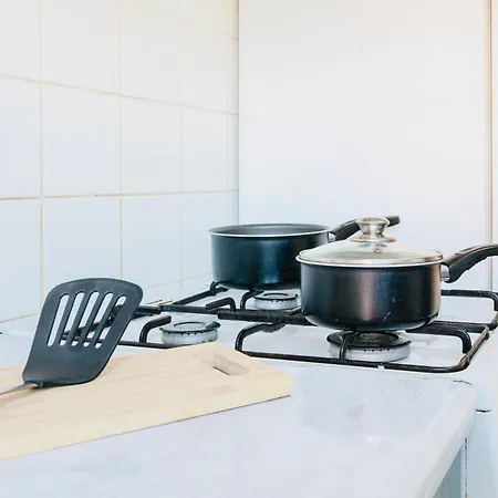 Ferienhaus Comfy 3 Bed House By Airport, Perfect For Groups & Families *