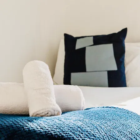 펜션 Comfy 3 Bed House By Airport, Perfect For Groups & Families