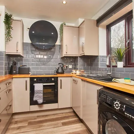 Lovely 3br House - Free Parking - Long Welcome! Appartement *