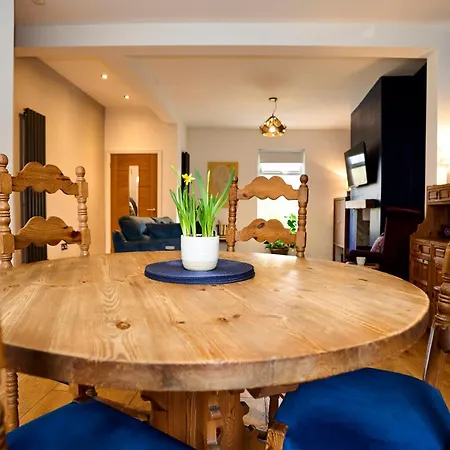 Relaxing With Basement Workspace & Golf Course View * Manchester