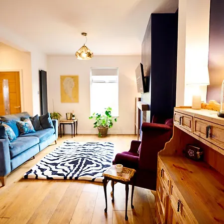 Relaxing With Basement Workspace & Golf Course View Holiday home *