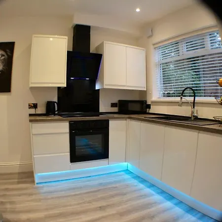 Manchester Holiday Home *