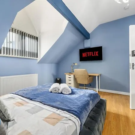 Mega Flat Near Centre And Etihad Stadium Daire