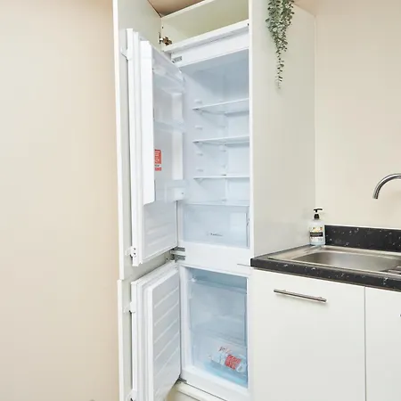 Deluxe And Cozy Two Bedroom With 1 Bathroom And Open Balcony Apartment