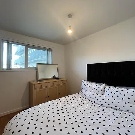 Cosy 2 Bedroom In Manchester