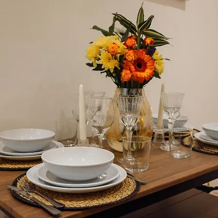 Citycharmms- Entire Near Etihad Stadium Holiday home *