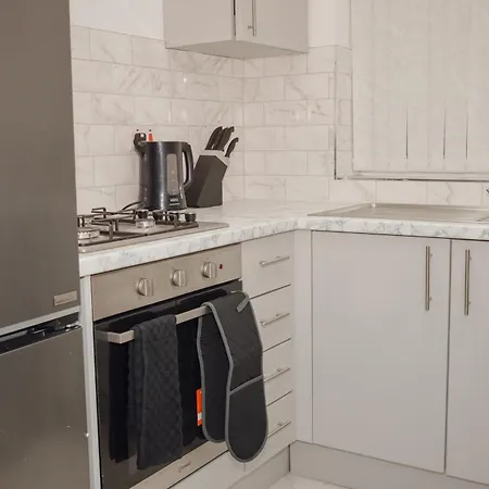 Citycharmms- Entire Near Etihad Stadium Holiday home