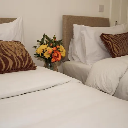 Holiday home Citycharmms- Entire Near Etihad Stadium Manchester