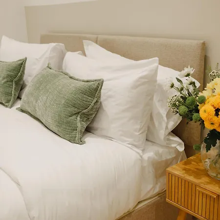 Citycharmms- Entire Near Etihad Stadium Holiday home *