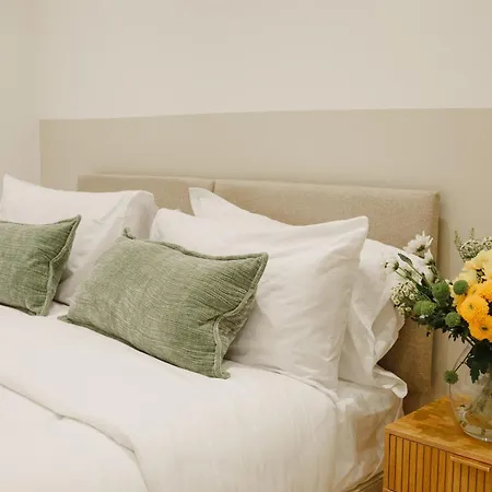 Citycharmms- Entire Near Etihad Stadium Holiday home *