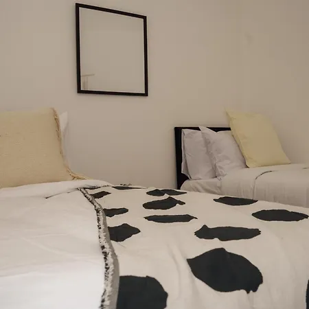 Holiday home Citycharmms- Entire Near Etihad Stadium *