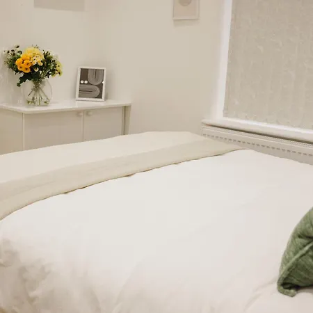 Holiday home Citycharmms- Entire Near Etihad Stadium