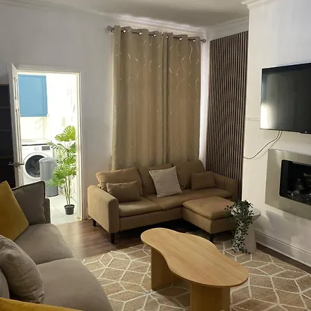 Modern Townhouse-free Parking-game Room-w-ifi Vakantiehuis Manchester