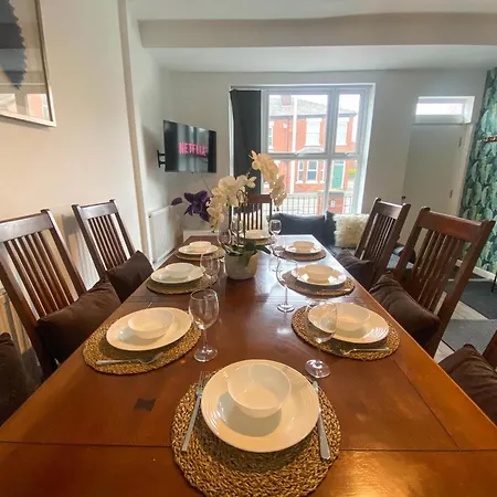 Apartamento 5 Bedroom Luxury Townhouse Near Centre, Sleep 16 Manchester