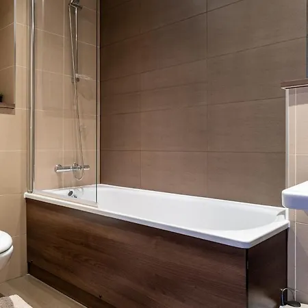 Centre ,salford,lakeside