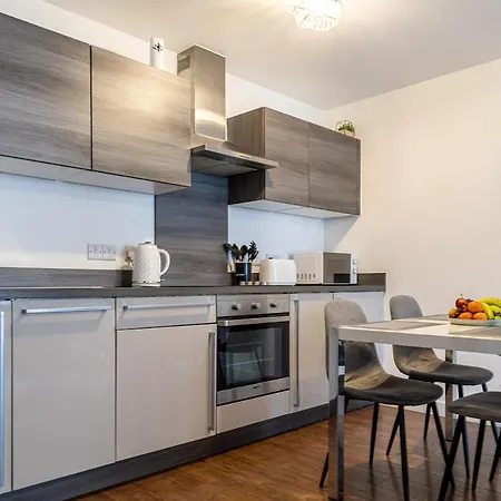 Centre ,salford,lakeside *