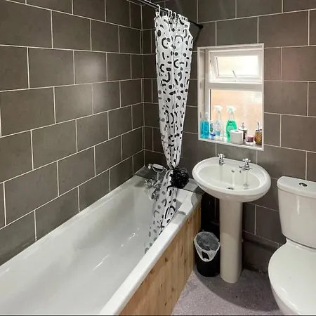 Luxestay - Double Close To Old Trafford, Centre בית אירוח *