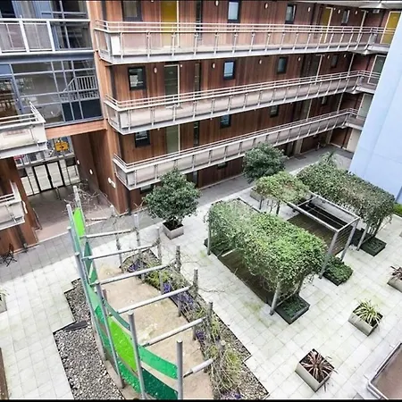 Lejlighed Spacious Penthouse With Parking *