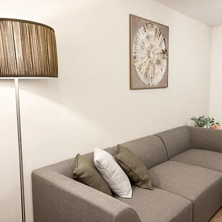 New Near Etihad & Coop Live Semesterbostad *