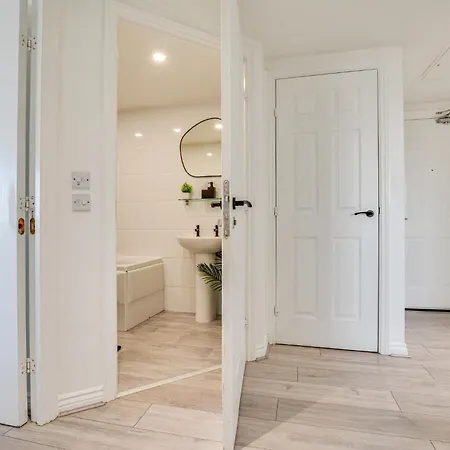 Appartement New Stylish Free Parking Sleeps 5 Or 6 *