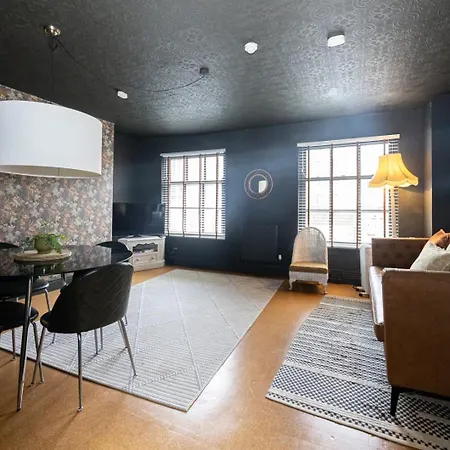 Guestready - Rose And Monkey