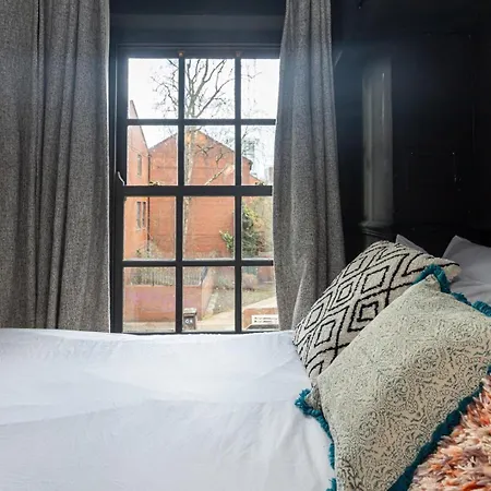 Guestready - Rose And Monkey *