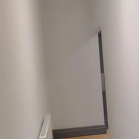 Double-bedroom In The Heart Of Eccles Perfect For Short * 맨체스터