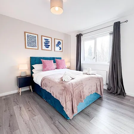 Lokfu Garden By Furnished 3 Bedroom House Free Parking Perfect For Contractors And Families 曼彻斯特