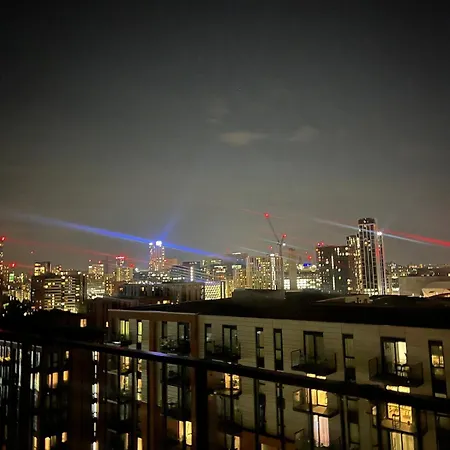 Stunning View 10th Floor 1 Bed With Large Balcony! -access To A Free Gym Manchester
