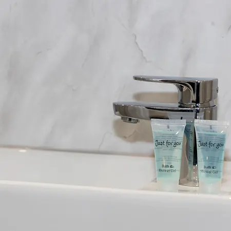 Private Ensuite With Kitchen Access By Irwell マンチェスター