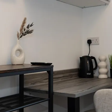 호텔 Private Ensuite With Kitchen Access By Irwell 맨체스터